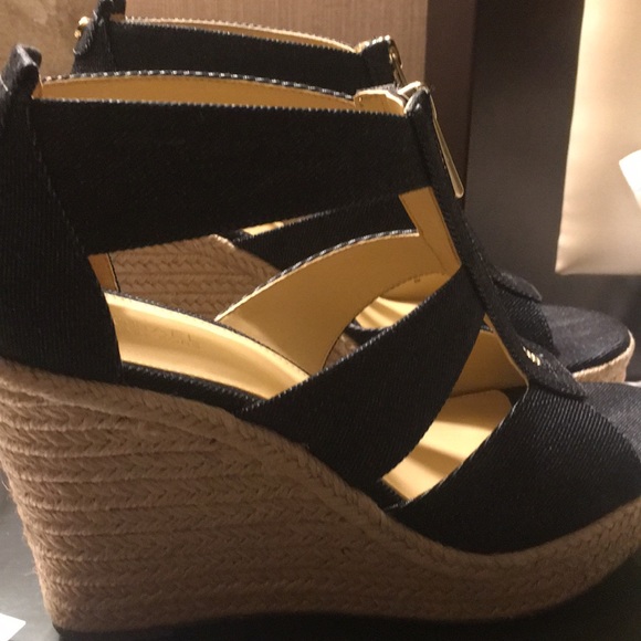 Brand new Michael Kors shoes - Picture 2 of 7